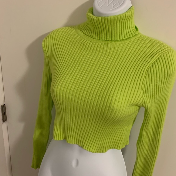 Fashion Nova Tops - Fashionnova sweater crop top